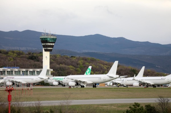 Rijeka: Riječki aerodrom pun aviona Rijeka: Riječki aerodrom pun aviona