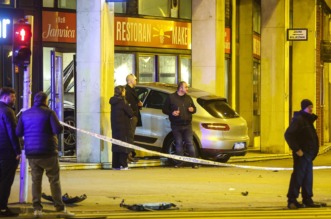 Na križanju Vukovarske i Savske ulice u Zagrebu, sudarila su se dva automobila, jedan završio u restoranu Na križanju Vukovarske i Savske ulice u Zagrebu, sudarila su se dva automobila, jedan završio u restoranu