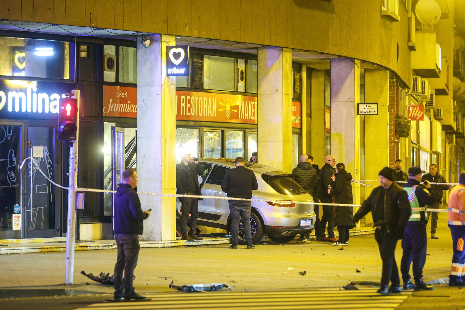 Na križanju Vukovarske i Savske ulice u Zagrebu, sudarila su se dva automobila, jedan završio u restoranu Na križanju Vukovarske i Savske ulice u Zagrebu, sudarila su se dva automobila, jedan završio u restoranu