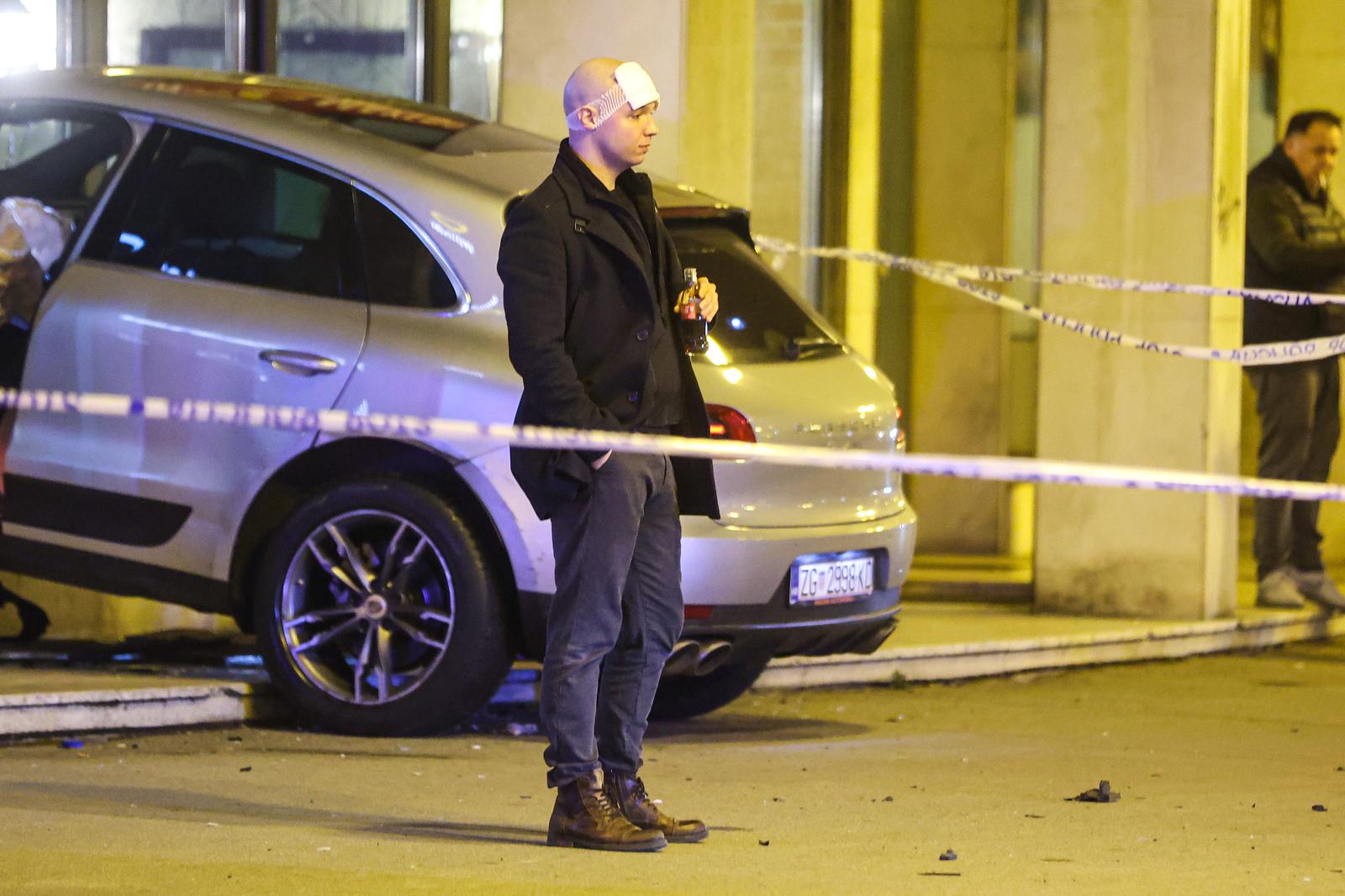 Na križanju Vukovarske i Savske ulice u Zagrebu, sudarila su se dva automobila, jedan završio u restoranu Na križanju Vukovarske i Savske ulice u Zagrebu, sudarila su se dva automobila, jedan završio u restoranu