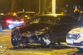 Na križanju Vukovarske i Savske ulice u Zagrebu, sudarila su se dva automobila, jedan završio u restoranu Na križanju Vukovarske i Savske ulice u Zagrebu, sudarila su se dva automobila, jedan završio u restoranu