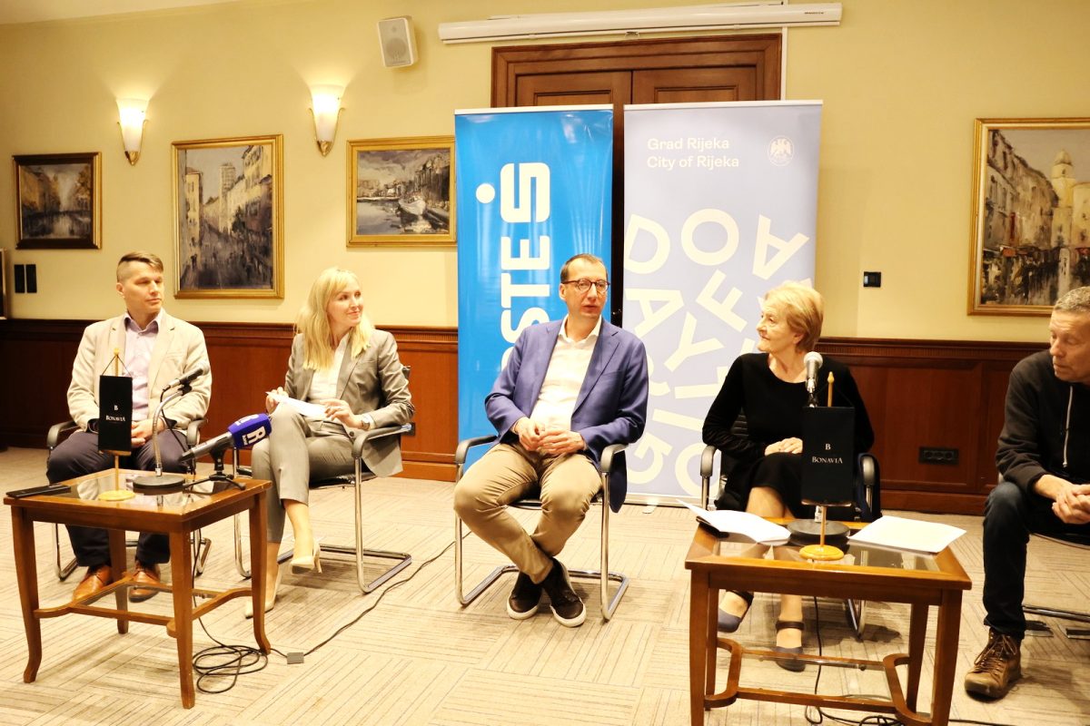 Predstavljanje-programa-Festivala-malih-scena-4-1200×800 (1)