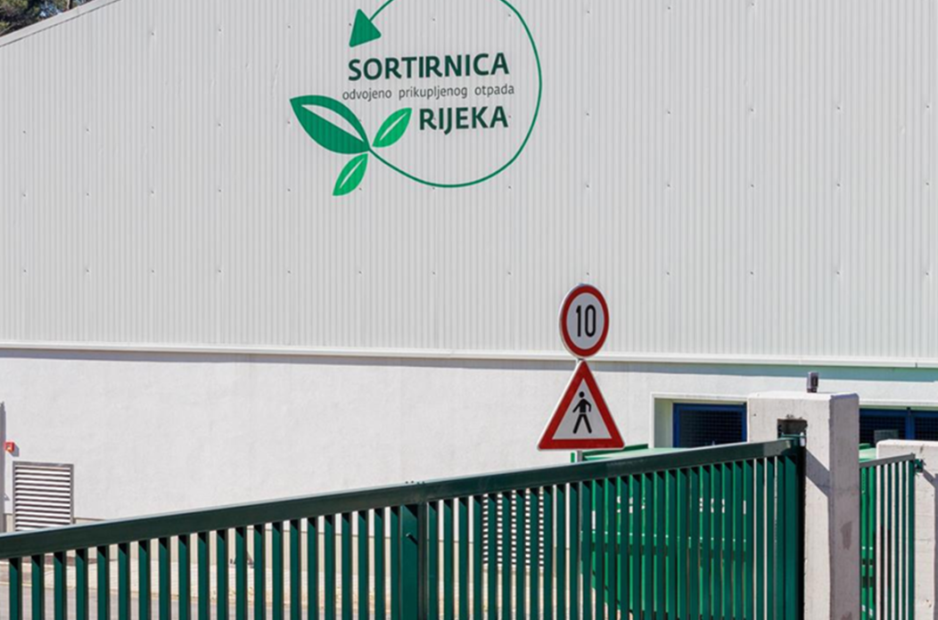 ae57fd07-7e26-4455-8d00-d321fa297c17 ae57fd07-7e26-4455-8d00-d321fa297c17