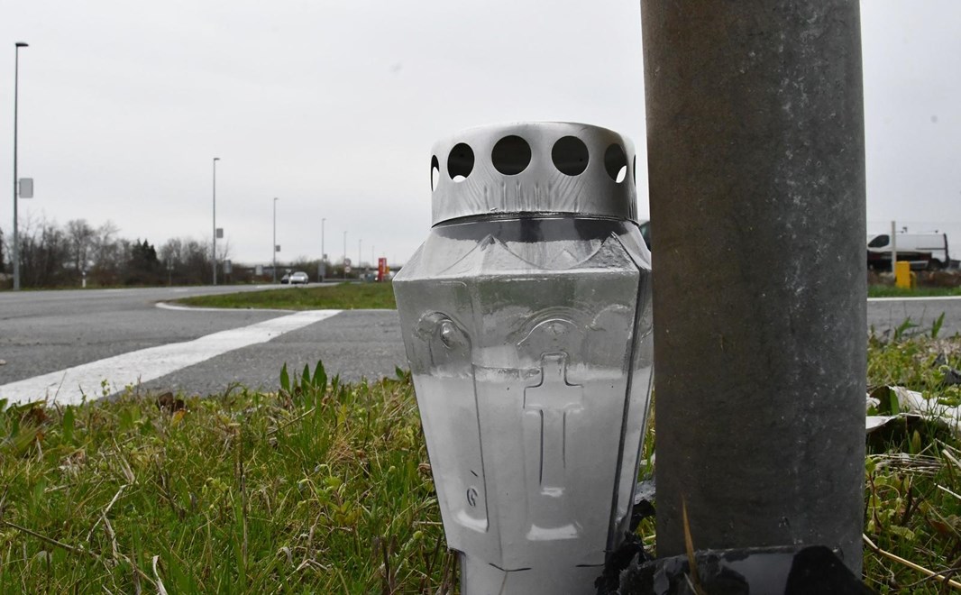 dc4ad61c-0923-46dc-9251-31ca056f9d0e dc4ad61c-0923-46dc-9251-31ca056f9d0e