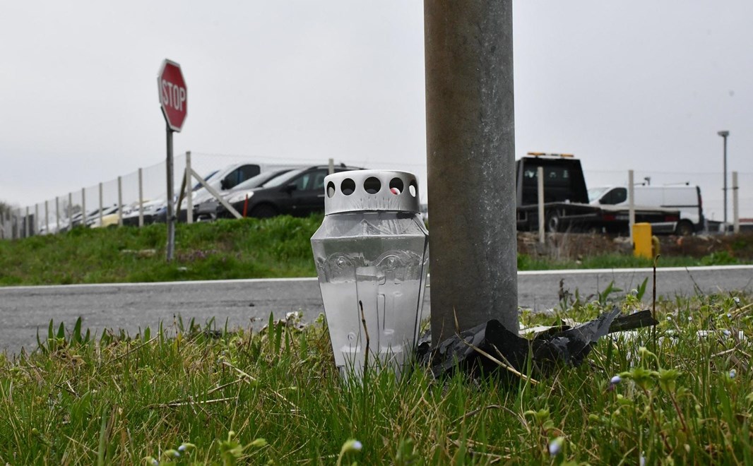 e5f68ec4-2a97-48b7-ba73-d522aebbd3a9 e5f68ec4-2a97-48b7-ba73-d522aebbd3a9