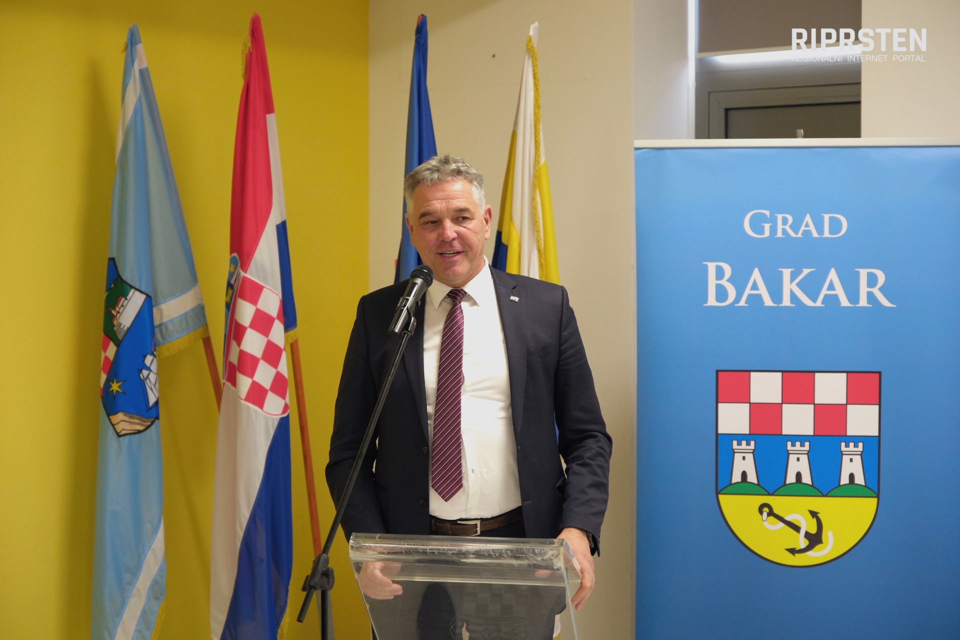 1000041019 1000041019