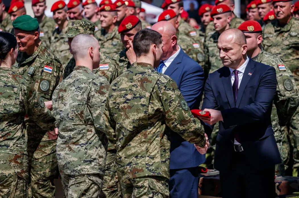 1280×720-ba0555f2-9d09-11eb-b6b1-cedfb09875dd (4) 1280×720-ba0555f2-9d09-11eb-b6b1-cedfb09875dd (4)