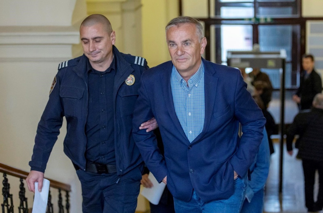 1c39649e-76ea-4946-a199-a02458f09d97