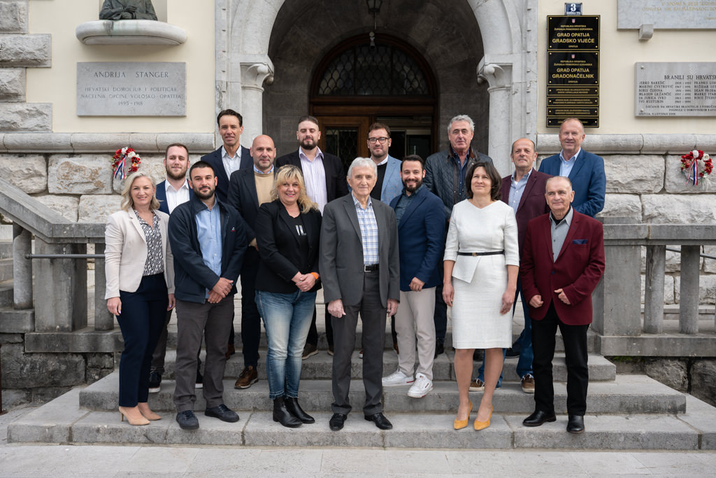 490267264_1049532433747465_4697598126754205439_n