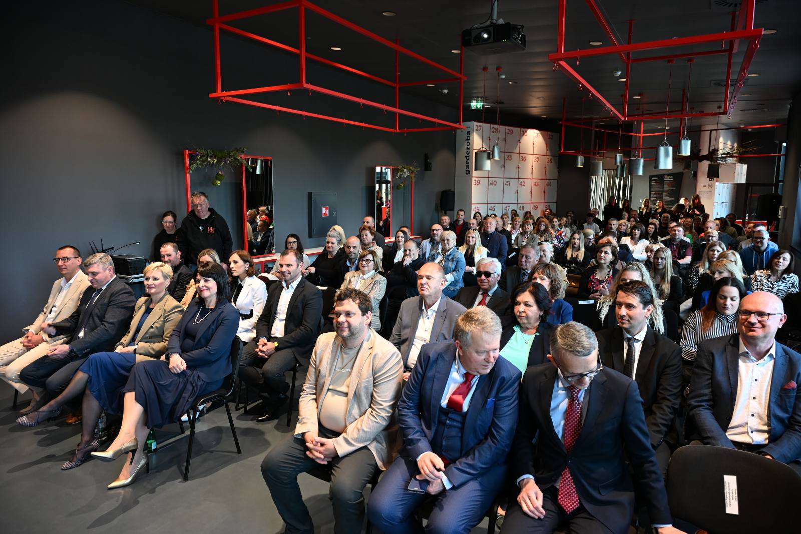 IMG-3d6711cec452999b68c5c9e36f5f85ca-V IMG-3d6711cec452999b68c5c9e36f5f85ca-V