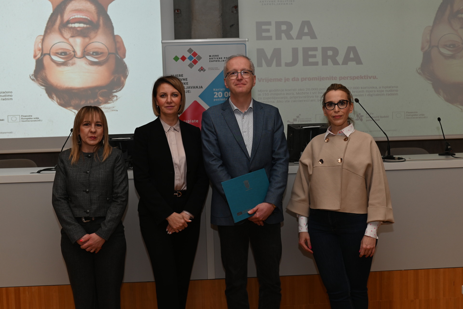 Martina Špundak i Ivana Mehle, HZZ, Darko Lončarić, dekan Učiteljskog fakulteta Rijeka, Majda Burić, saborska zastupnica Martina Špundak i Ivana Mehle, HZZ, Darko Lončarić, dekan Učiteljskog fakulteta Rijeka, Majda Burić, saborska zastupnica