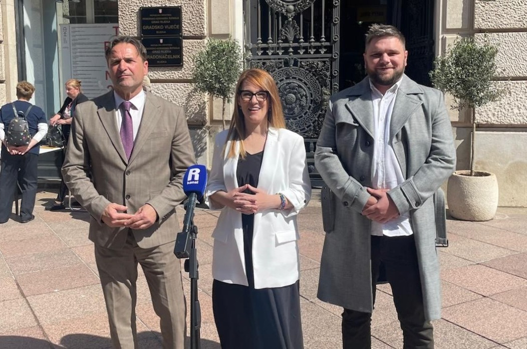 PETRA MANDIĆ Rijeka presica PETRA MANDIĆ Rijeka presica