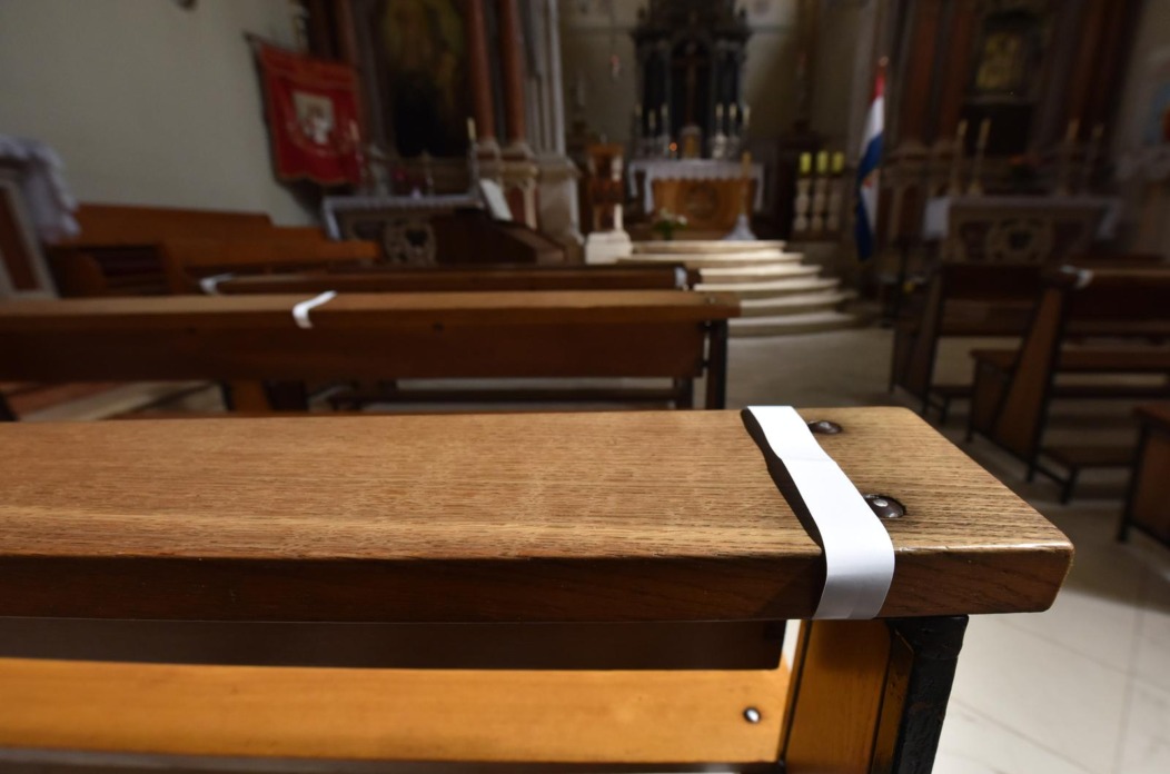 Vodice: Posljednje pripreme u crkvi Svetog Križa za sutrašnju misu Vodice: Posljednje pripreme u crkvi Svetog Križa za sutrašnju misu