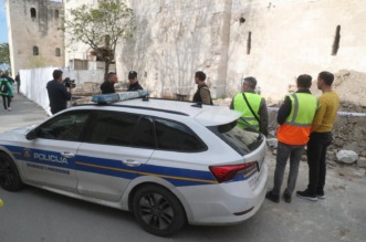 Split: Na radnika pala kamena gromada te ga priklještila, prevezen je u bolnicu Split: Na radnika pala kamena gromada te ga priklještila, prevezen je u bolnicu