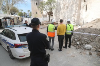 Split: Na radnika pala kamena gromada te ga priklještila, prevezen je u bolnicu Split: Na radnika pala kamena gromada te ga priklještila, prevezen je u bolnicu