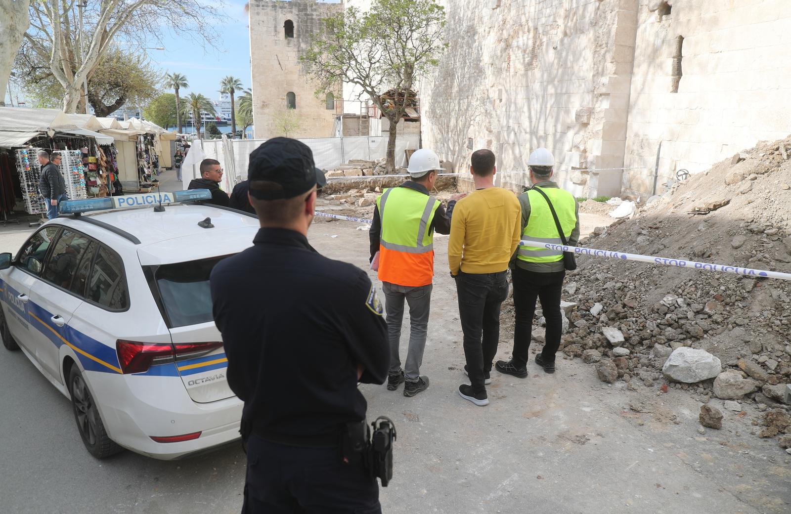 Split: Na radnika pala kamena gromada te ga priklještila, prevezen je u bolnicu Split: Na radnika pala kamena gromada te ga priklještila, prevezen je u bolnicu