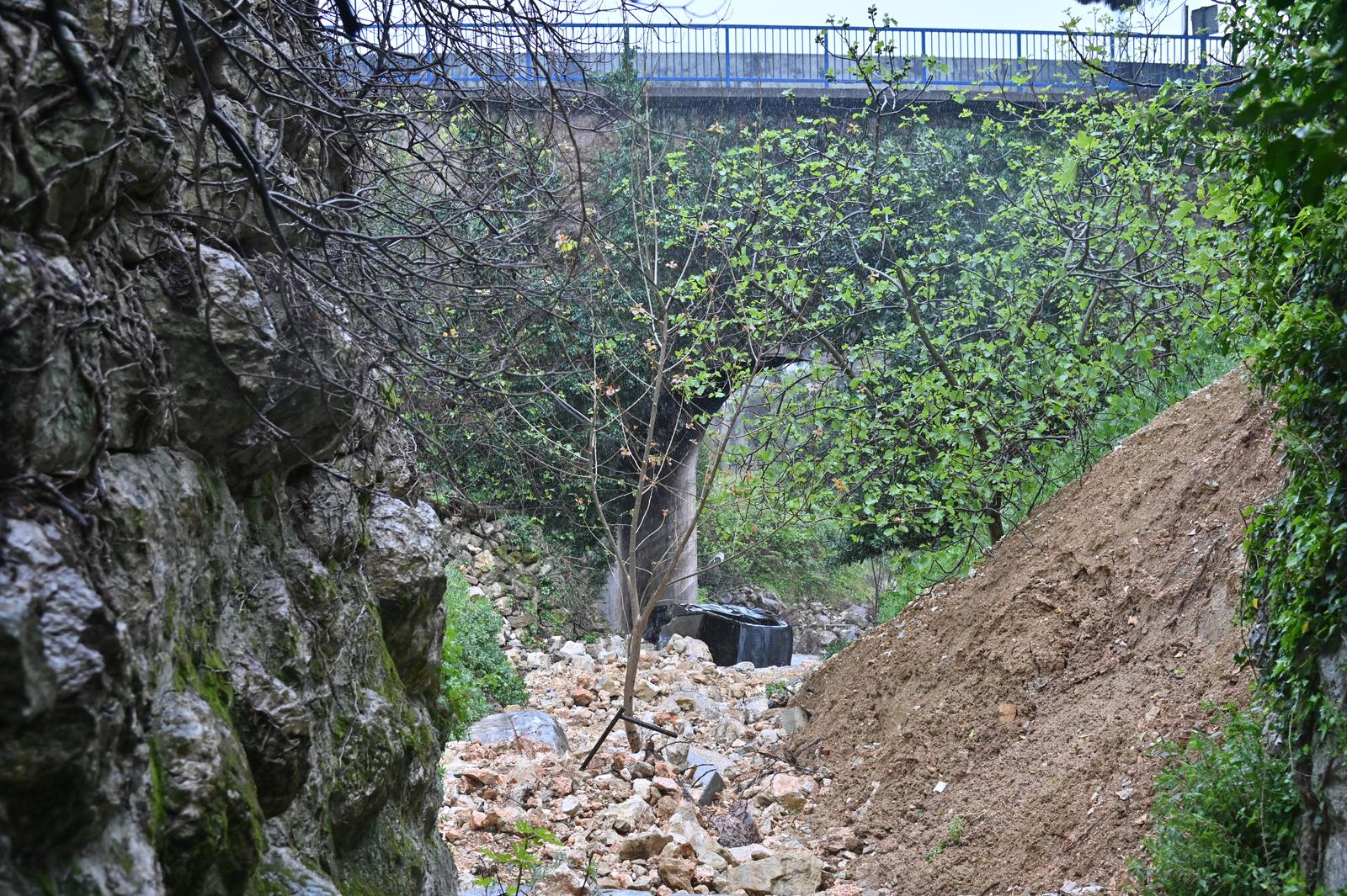 Teška prometna nesreća u Krvavici, vozilo sletjelo s magistrale i zapalilo se