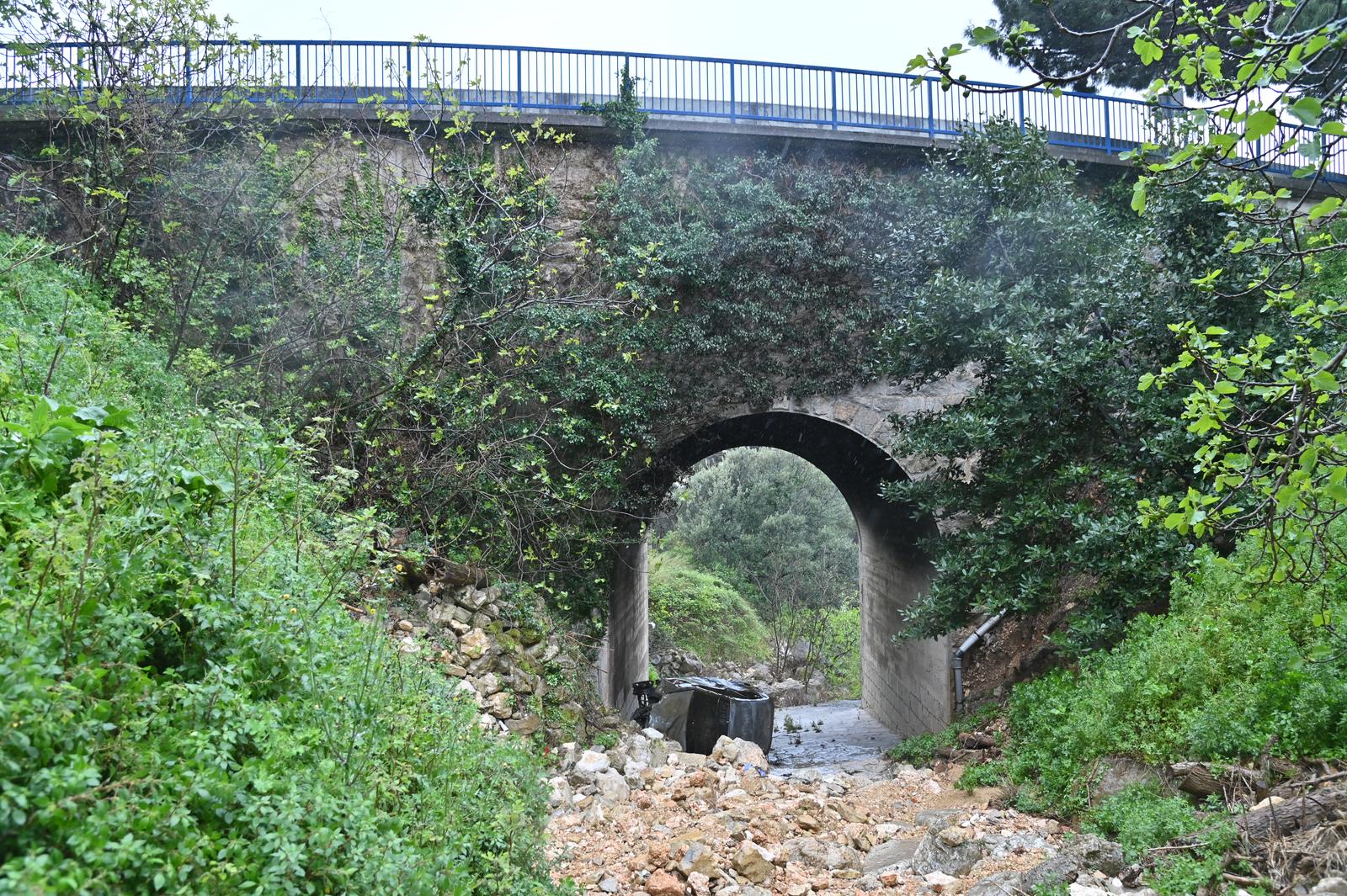 Teška prometna nesreća u Krvavici, vozilo sletjelo s magistrale i zapalilo se