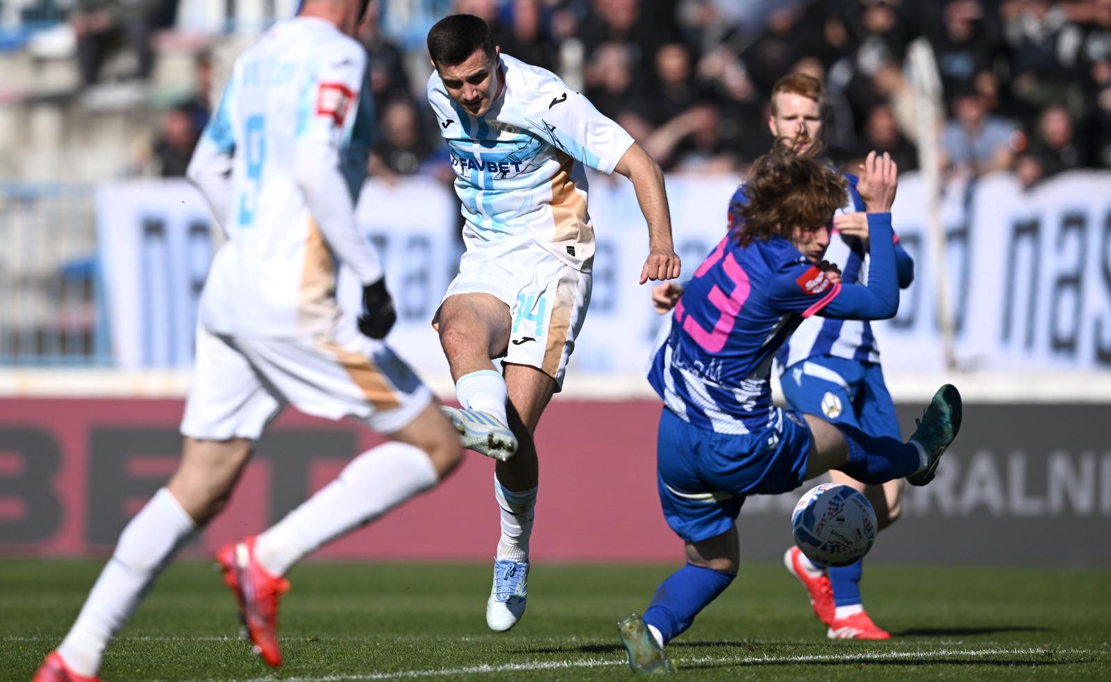 Lokomotiva i Rijeka sastali se u 28. kolu SuperSport HNL-a Lokomotiva i Rijeka sastali se u 28. kolu SuperSport HNL-a