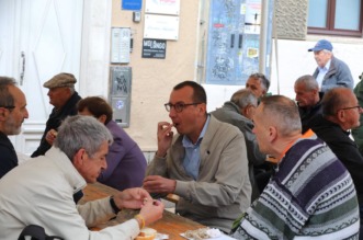 Rijeka: Podjela friganih sardelica na Veliki petak Rijeka: Podjela friganih sardelica na Veliki petak