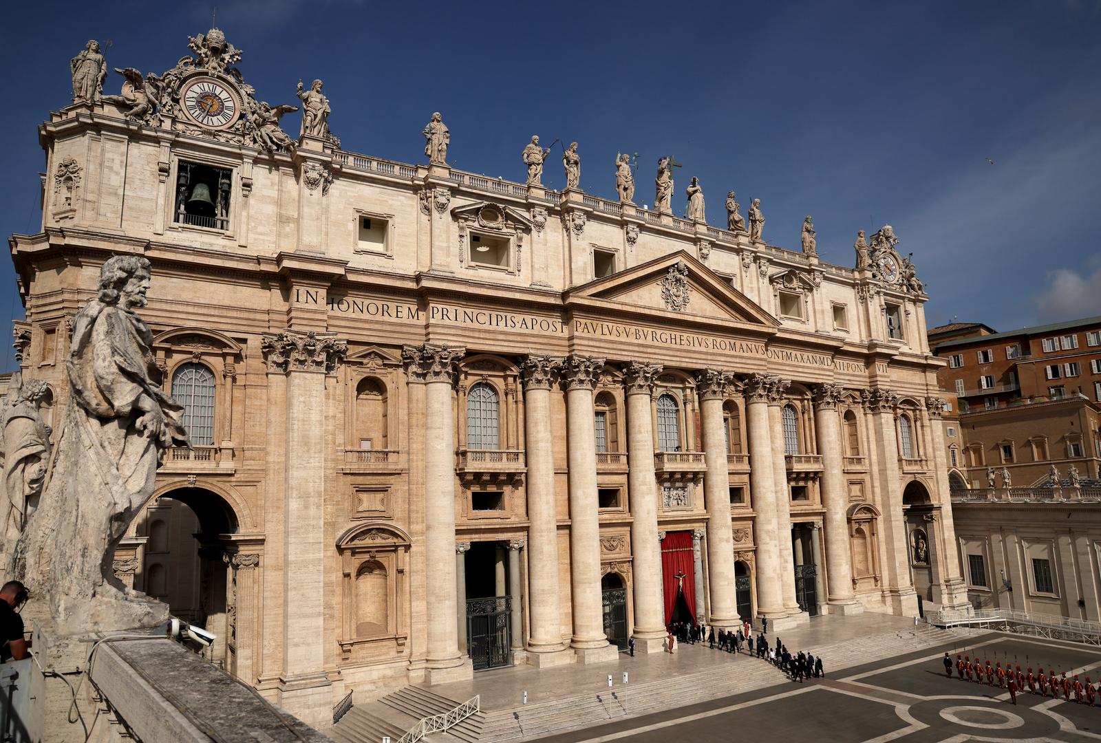 Rim: Tijelo pape Franje u procesiji premješteno u baziliku sv. Petra