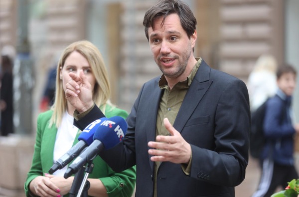 Kandidat Možemo! za gradonačelnika Rijeke održao konferenciju za medije Kandidat Možemo! za gradonačelnika Rijeke održao konferenciju za medije