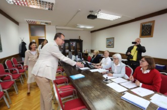 Rijeka: Marko Filipović predaje skupljene potpise za izbore