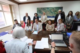 Rijeka: Marko Filipović predaje skupljene potpise za izbore