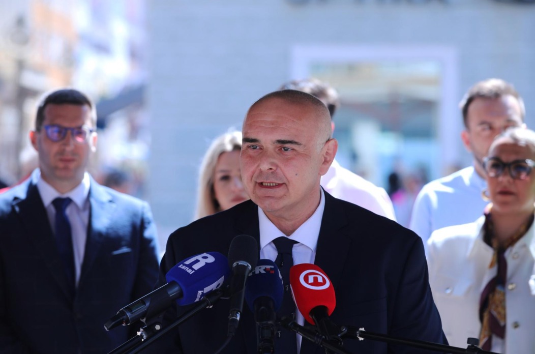 Rijeka: Kandidat HDZ-a za župana Alen Ružić i zamjenici Rijeka: Kandidat HDZ-a za župana Alen Ružić i zamjenici