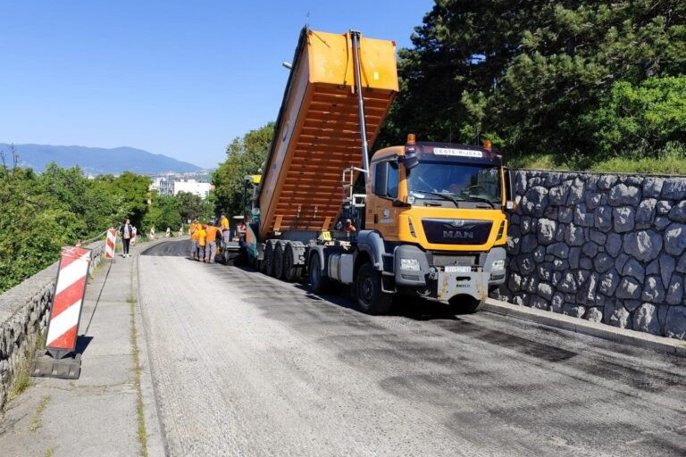 Zavrsena-obnova-kolnika-Ulice-Ratka-Petrovica Zavrsena-obnova-kolnika-Ulice-Ratka-Petrovica