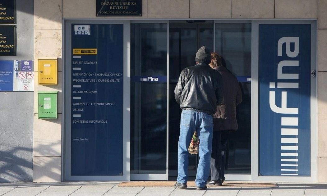 f6255809-abf1-47ff-a36e-3b760e8bf94a