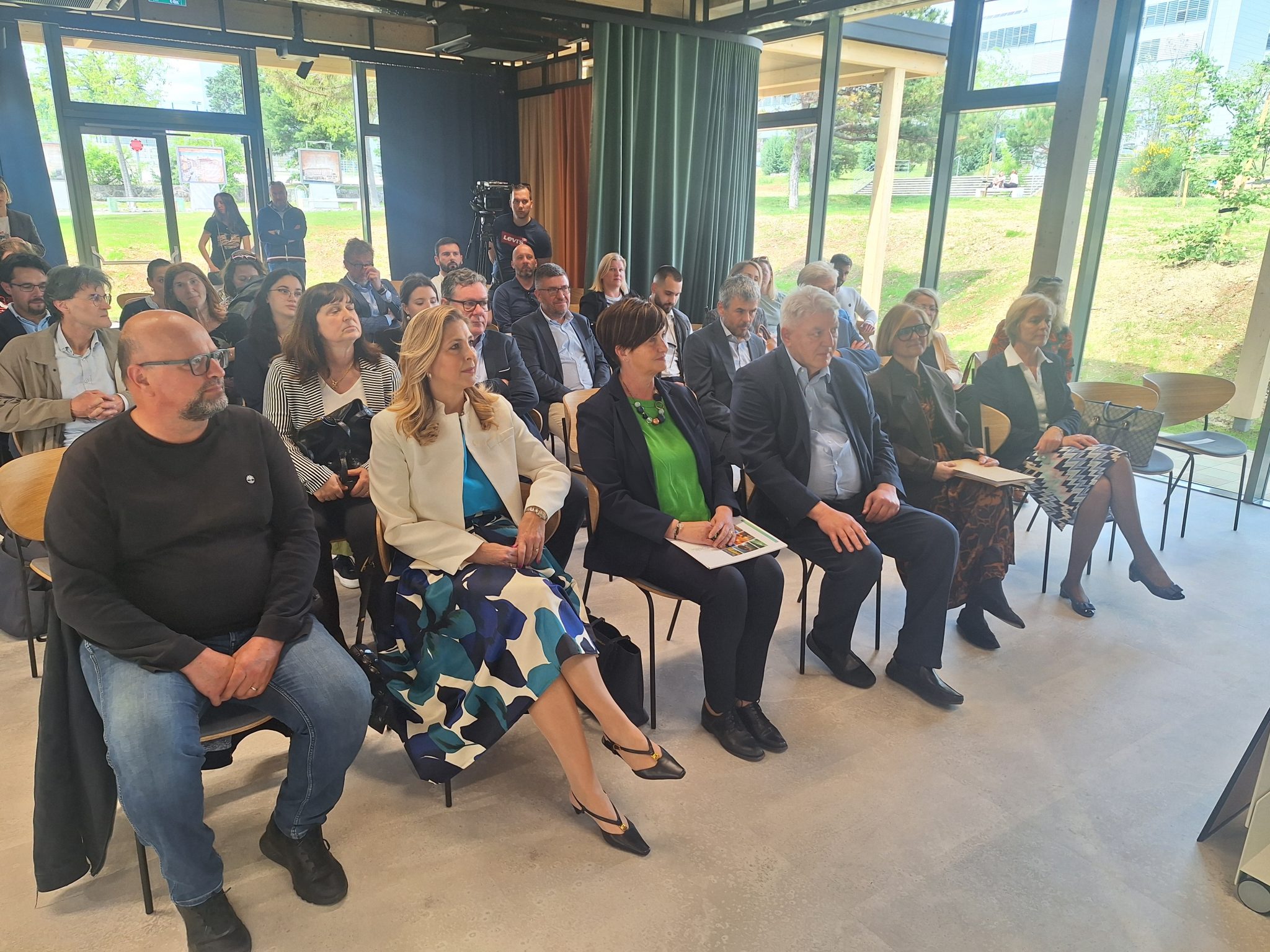 innovalab10-2048×1536 innovalab10-2048×1536