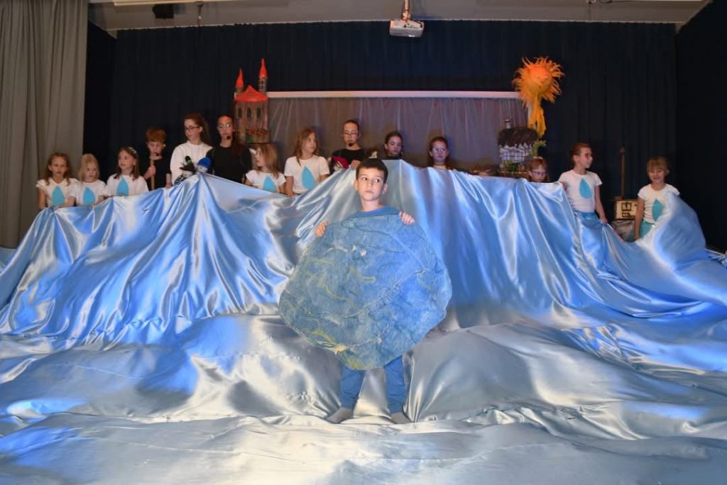 skola-cres-predstava-1024×684 skola-cres-predstava-1024×684