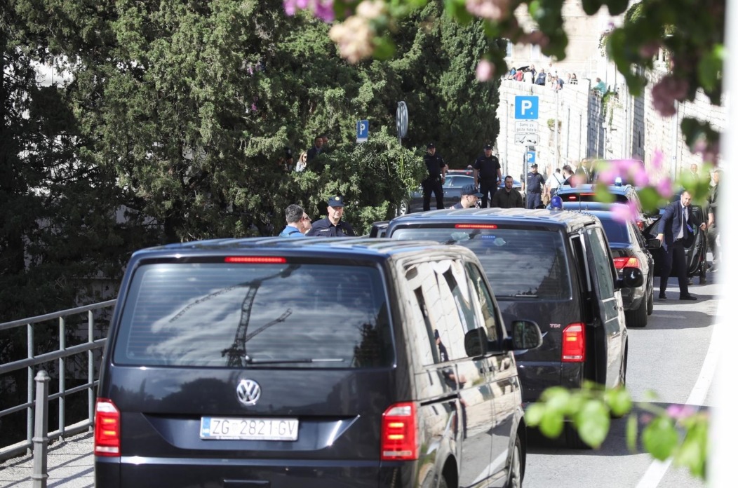 126eef07-6b2c-4733-8b26-a66aa49edf58 126eef07-6b2c-4733-8b26-a66aa49edf58