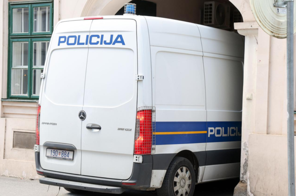 14344388-2e07-424d-adf4-b1035725a65f