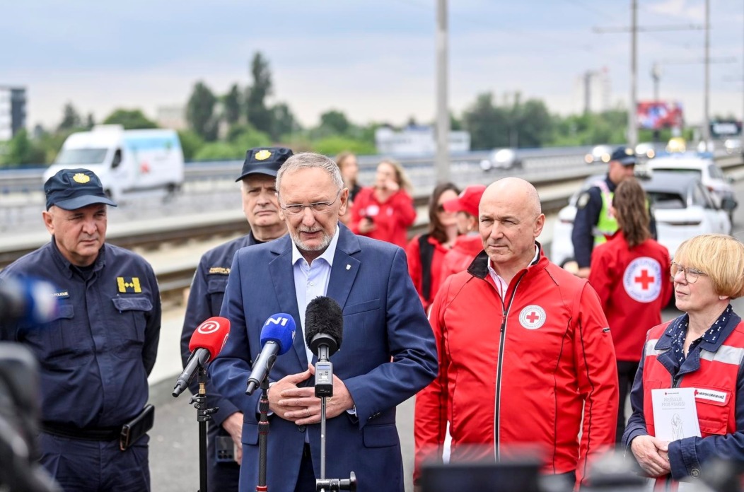 155851d5-1cfa-498a-8cf5-d29ed52e76de