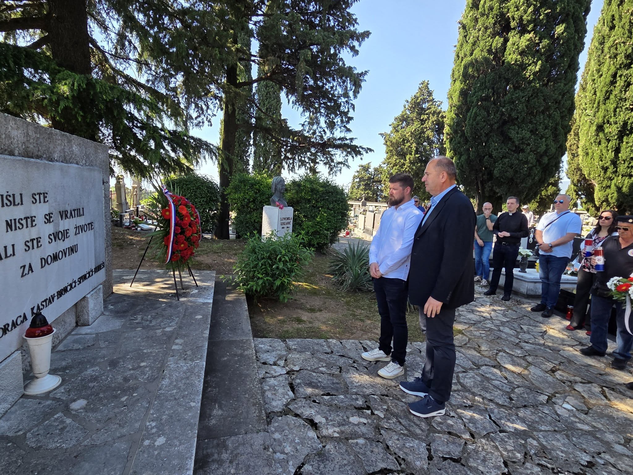 494282086_1195516325695435_7089657175031443557_n