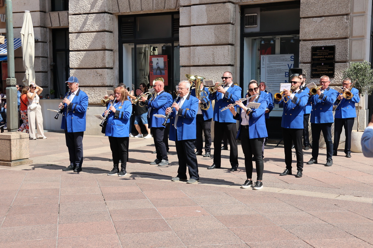 Gradska-glazba-Trsat-i-Prve-rijecke-mazoretkinje-3