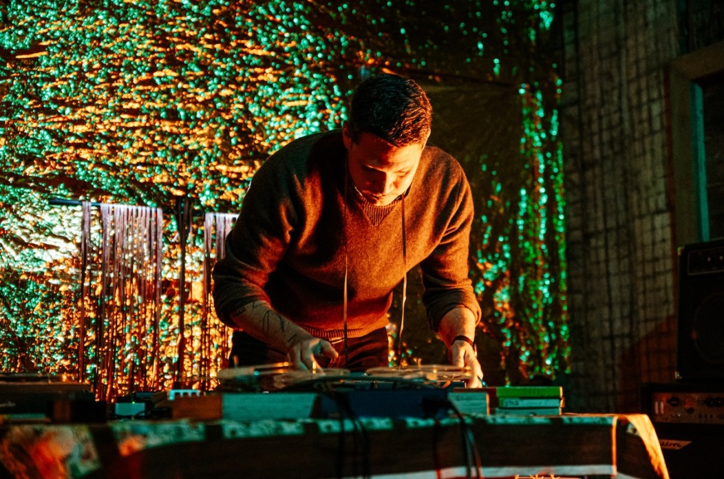 Jeremy Young, Riga (2022), foto Aivars Ivbulis