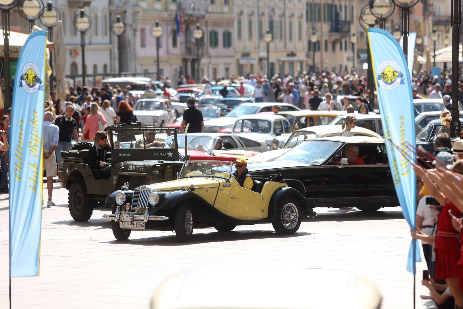 Oldtimer Rijeka Rally i ove godine startao s Korza