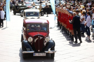 Oldtimer Rijeka Rally i ove godine startao s Korza
