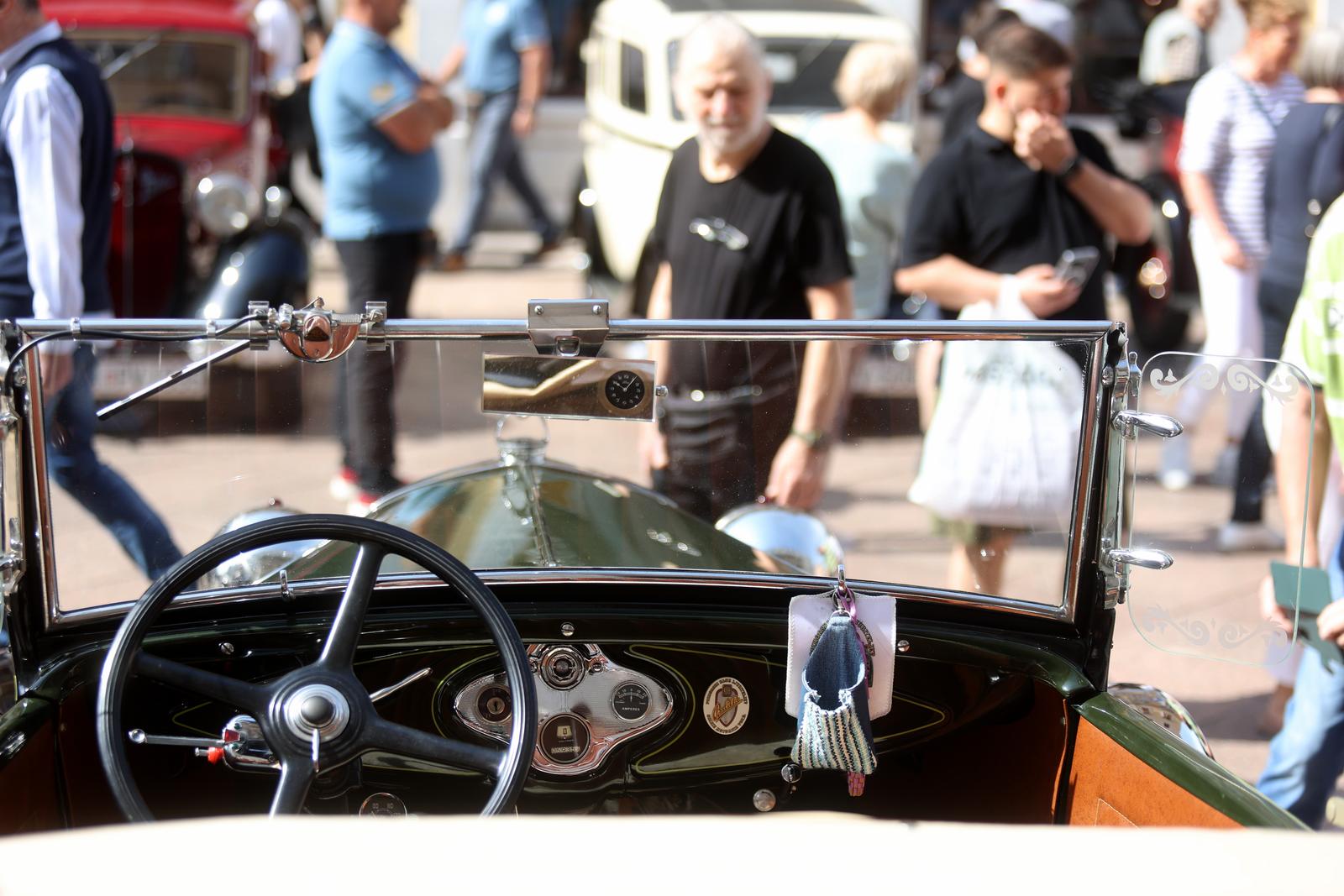 Oldtimer Rijeka Rally i ove godine startao s Korza