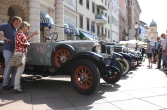 Oldtimer Rijeka Rally i ove godine startao s Korza