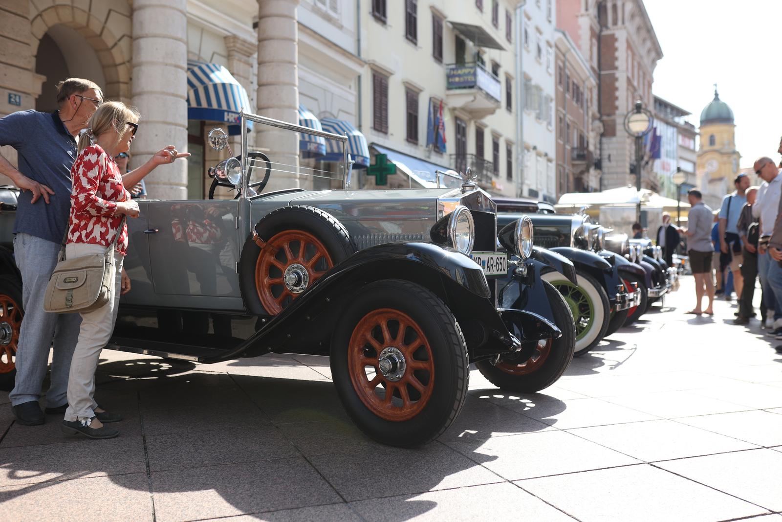 Oldtimer Rijeka Rally i ove godine startao s Korza