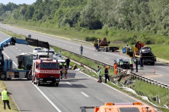 U sudaru autobusa i auta na A3 dvije osobe poginule, više ozlijeđenih U sudaru autobusa i auta na A3 dvije osobe poginule, više ozlijeđenih