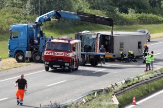U sudaru autobusa i auta na A3 dvije osobe poginule, više ozlijeđenih U sudaru autobusa i auta na A3 dvije osobe poginule, više ozlijeđenih