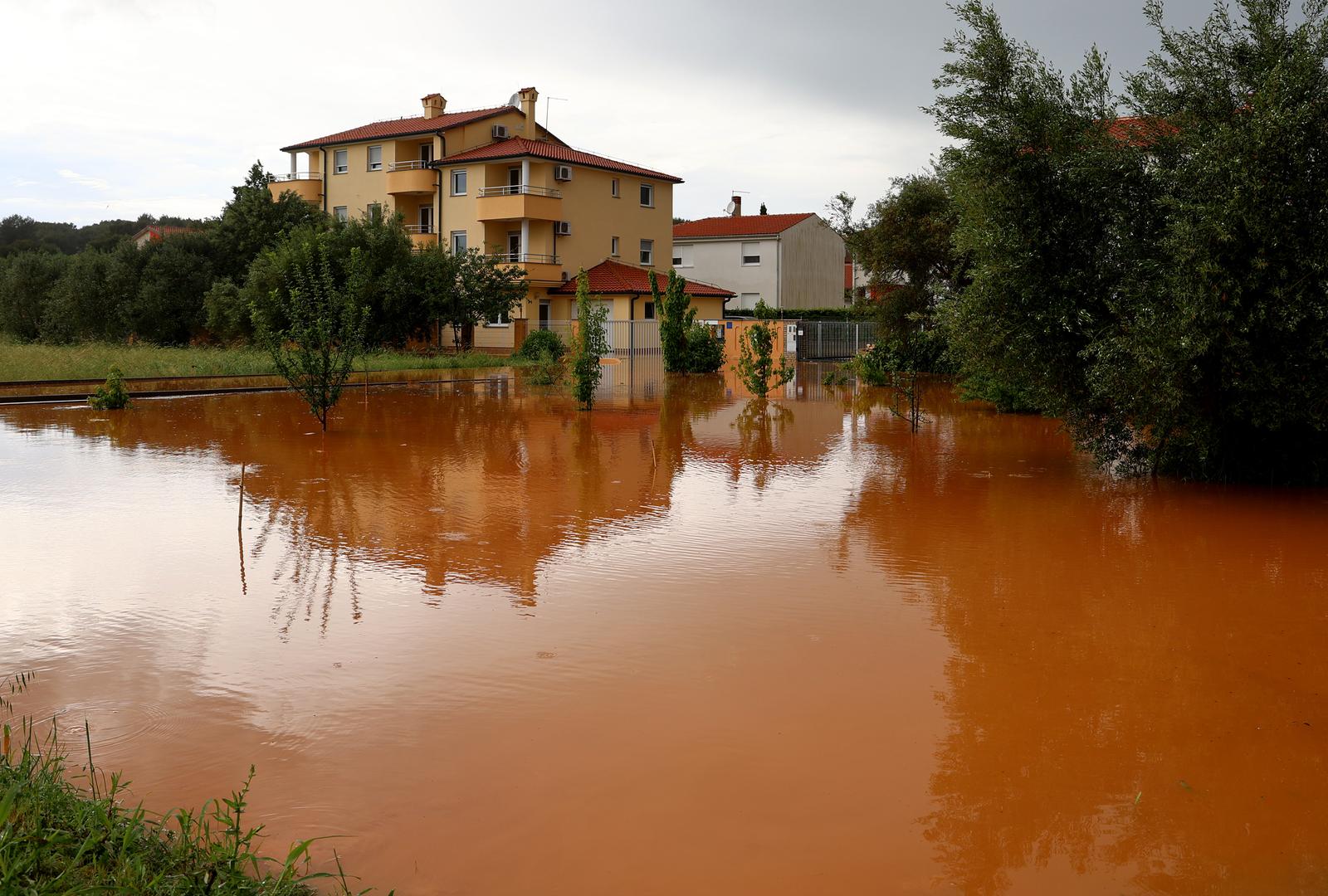 Poplavljeno područje Ližnjana nakon jakog nevremena Poplavljeno područje Ližnjana nakon jakog nevremena