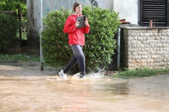 Potopljene ulice Medulina nakon jakog nevremena Potopljene ulice Medulina nakon jakog nevremena