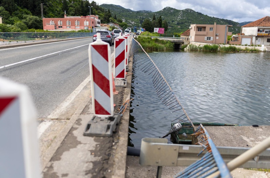 Podgradina: Autom sletjeli u Malu Neretvu, poginule tri osobe
