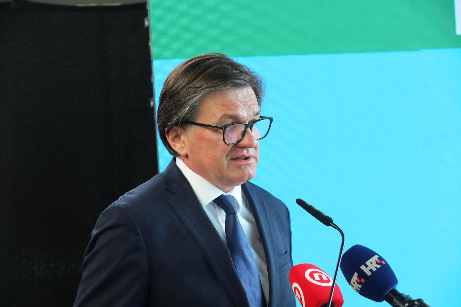 Rijeka: Konferencija za medije Denisa Vukorepe, kandidata HDZ-a za gradonačelnika Rijeka: Konferencija za medije Denisa Vukorepe, kandidata HDZ-a za gradonačelnika